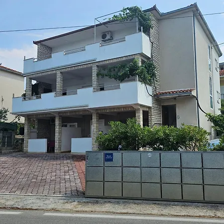 Nikica Апартаменты Трогир